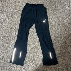 Nike drifit pants.   Size m.